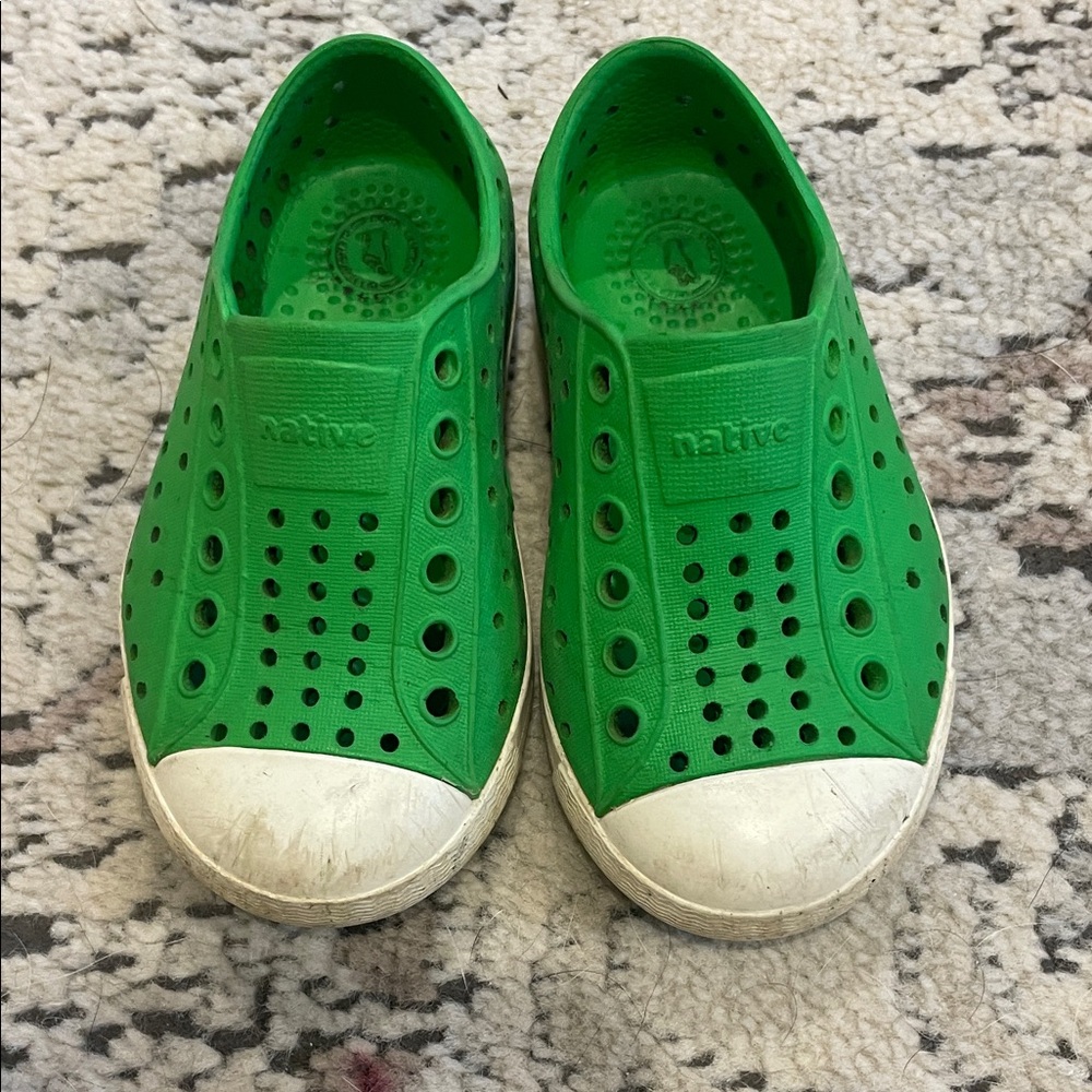 Native Shoes Kids Jefferson Green and White Shoes (Toddler / Little kid) Size C6